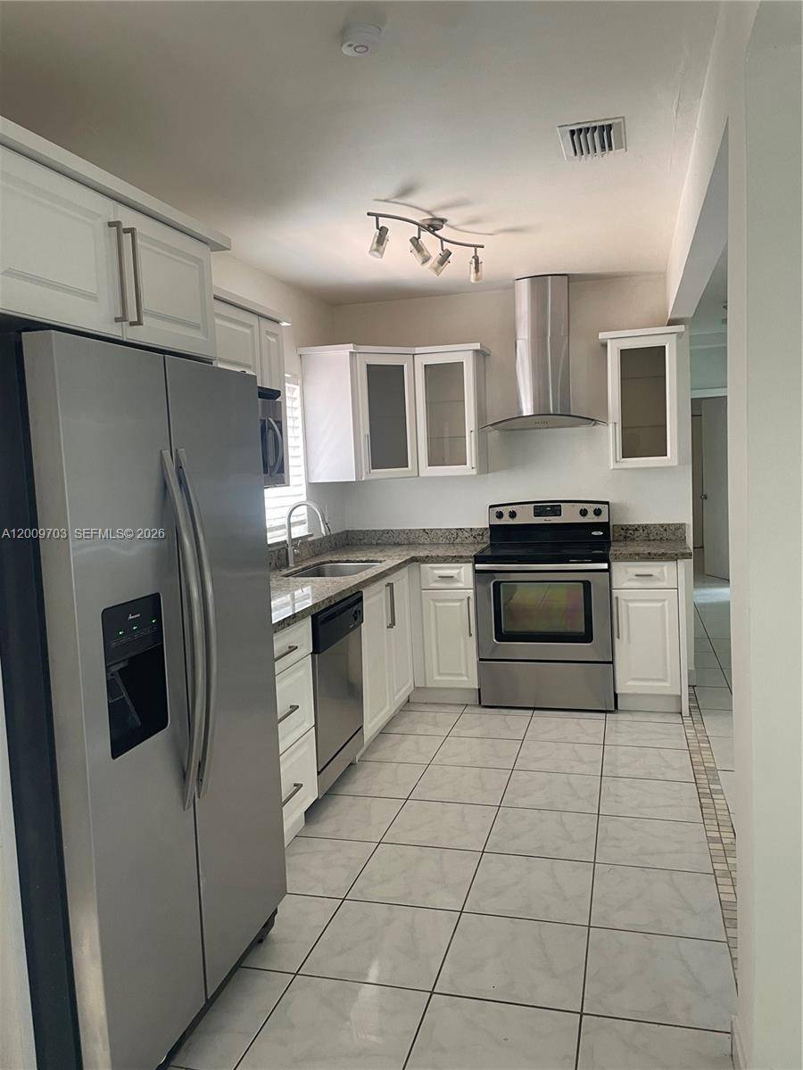 1435 NE 173rd StNorth Miami Beach - picture