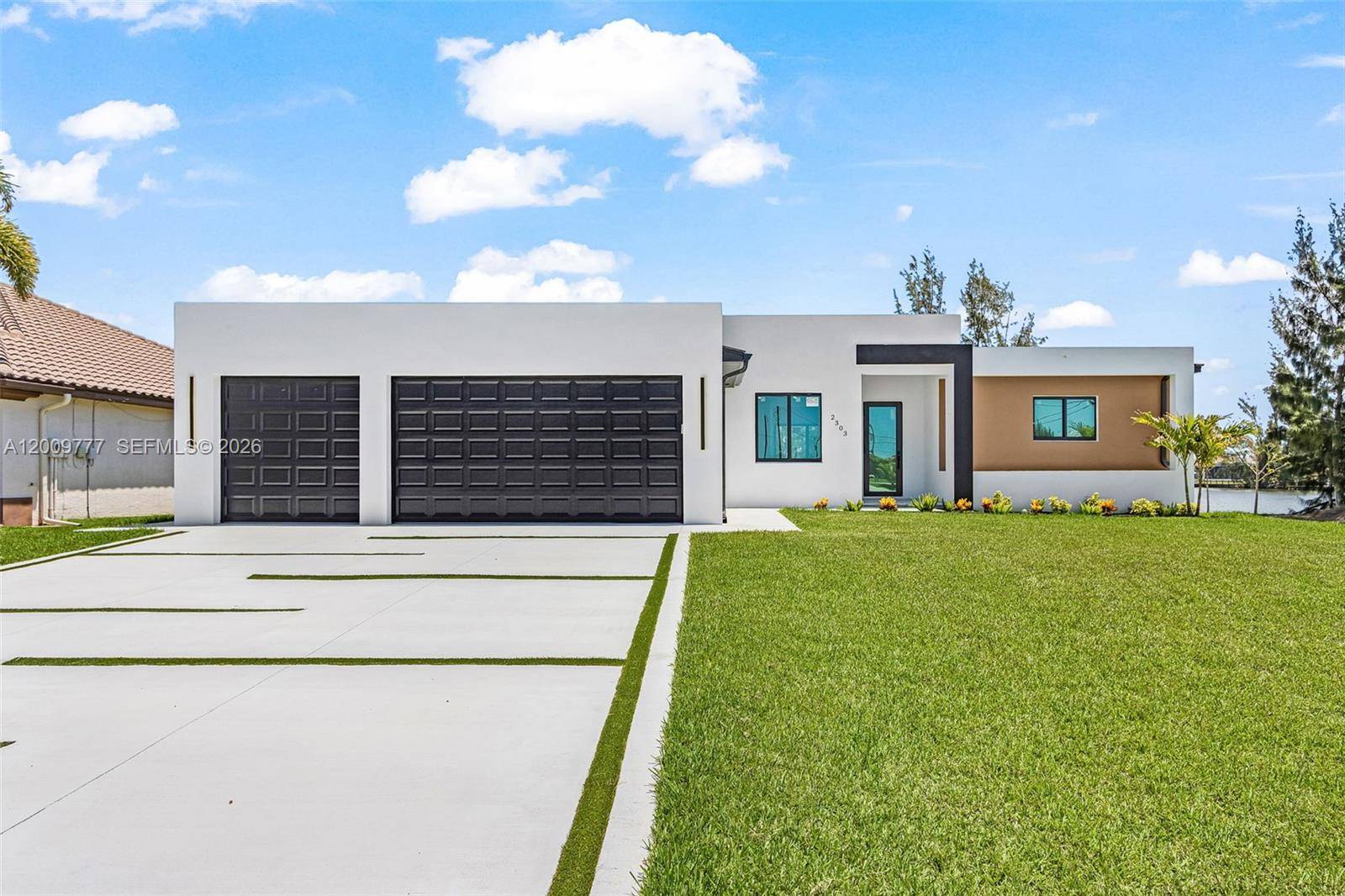 2303 NW 35 AVECape Coral - picture