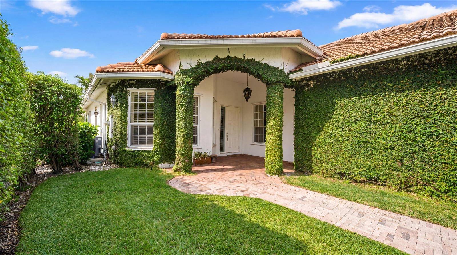 2920 Twin OaksWellington - picture