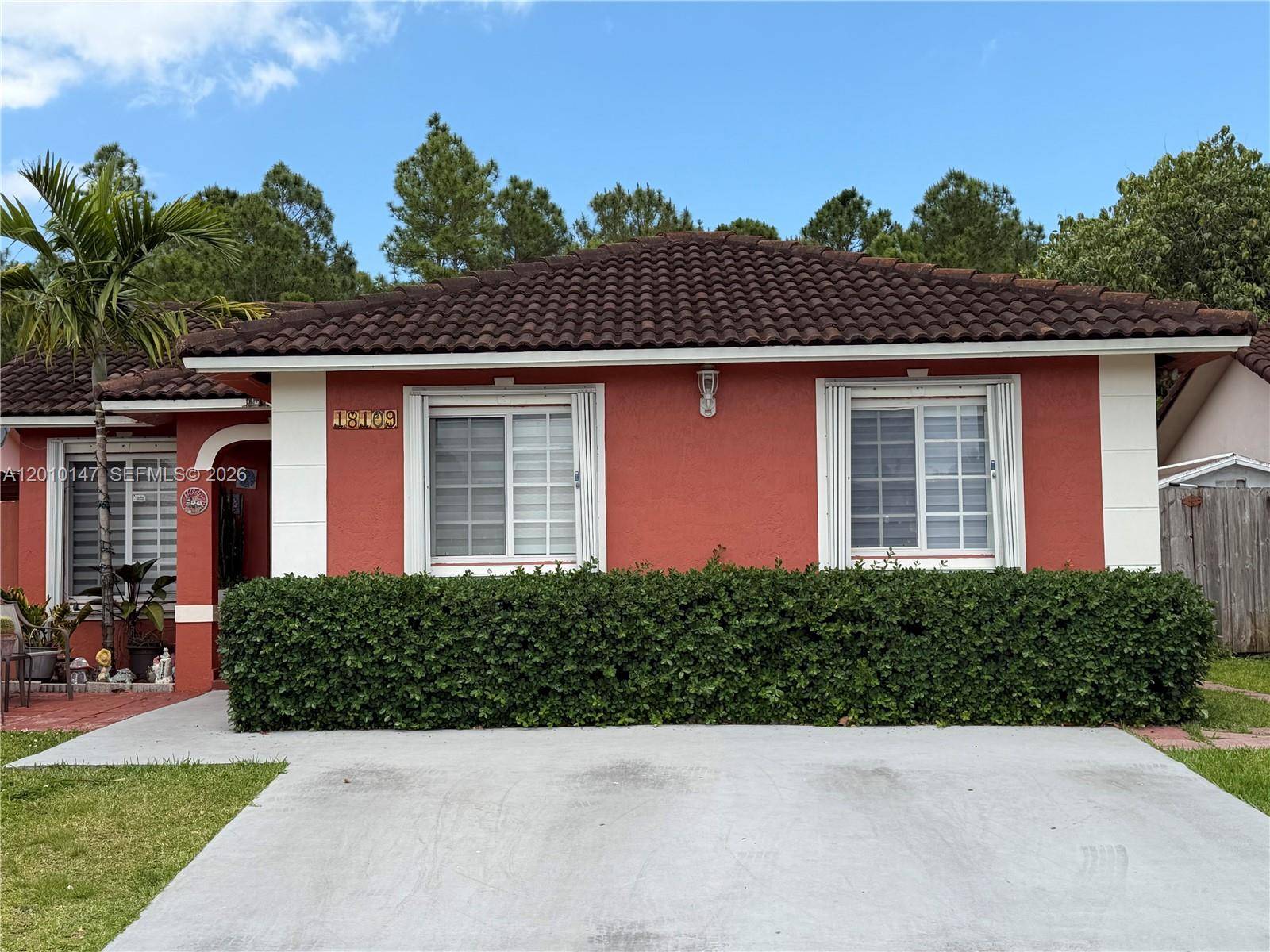 18109 SW 142nd CtMiami - picture