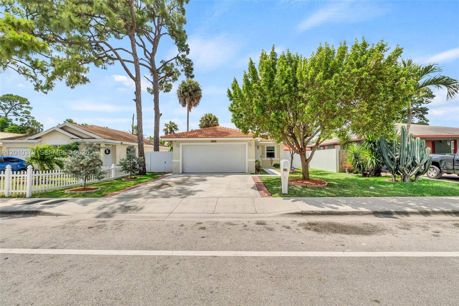 2762 NW 9th CtFort Lauderdale - picture