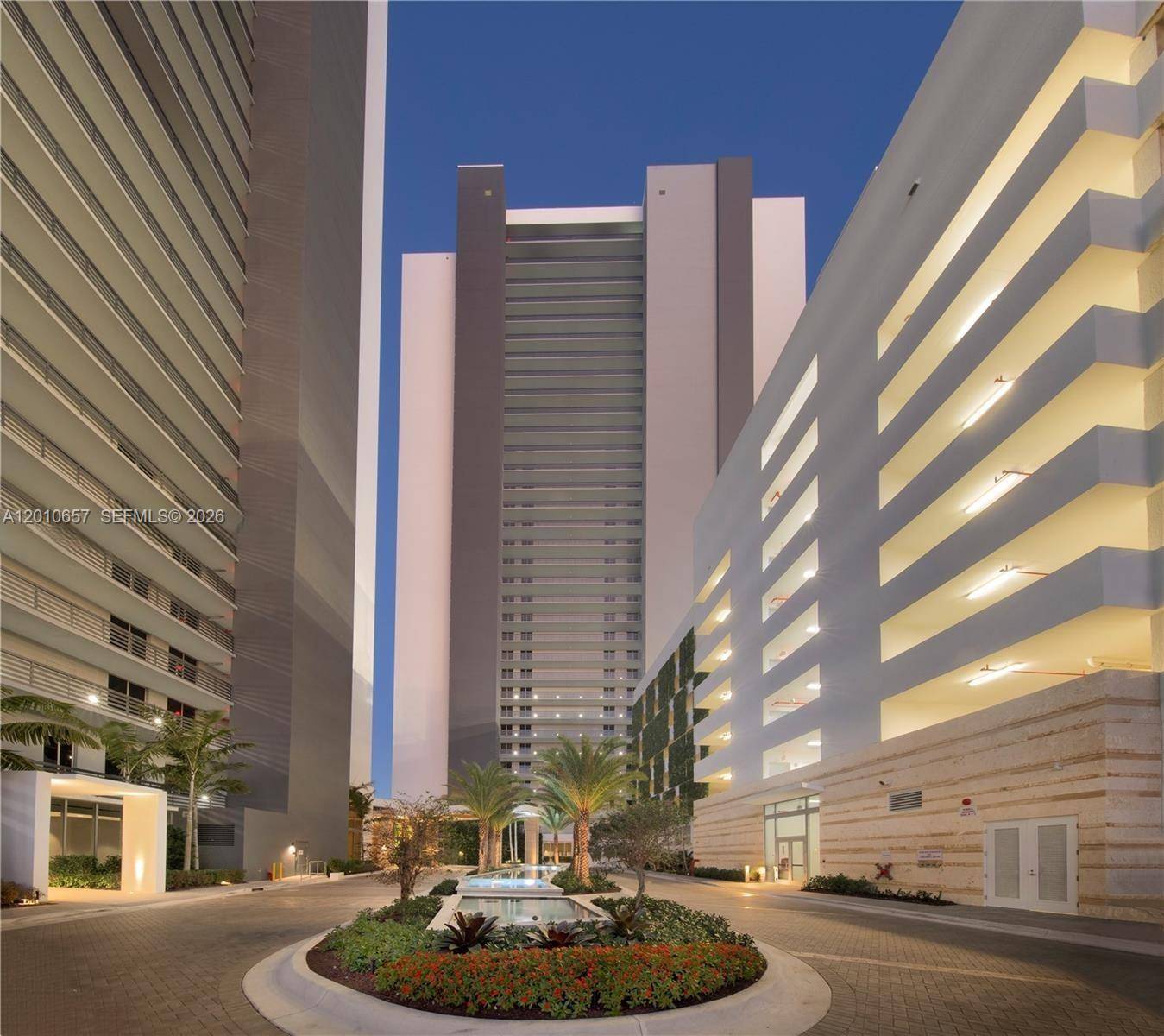 16385 Biscayne BlvdNorth Miami Beach - THE HARBOUR SOUTH CONDO condo unit 717 - picture