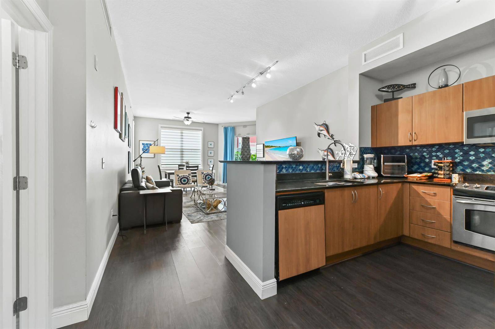 804 E WindwardLantana - Condo condo unit 120 - picture