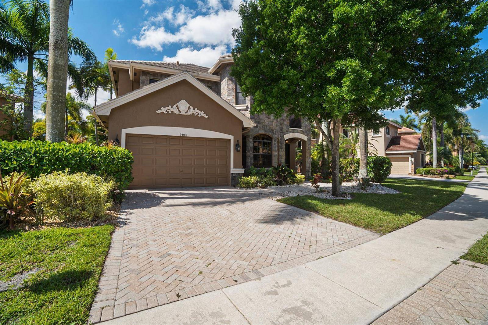 3483 CollonadeWellington - picture