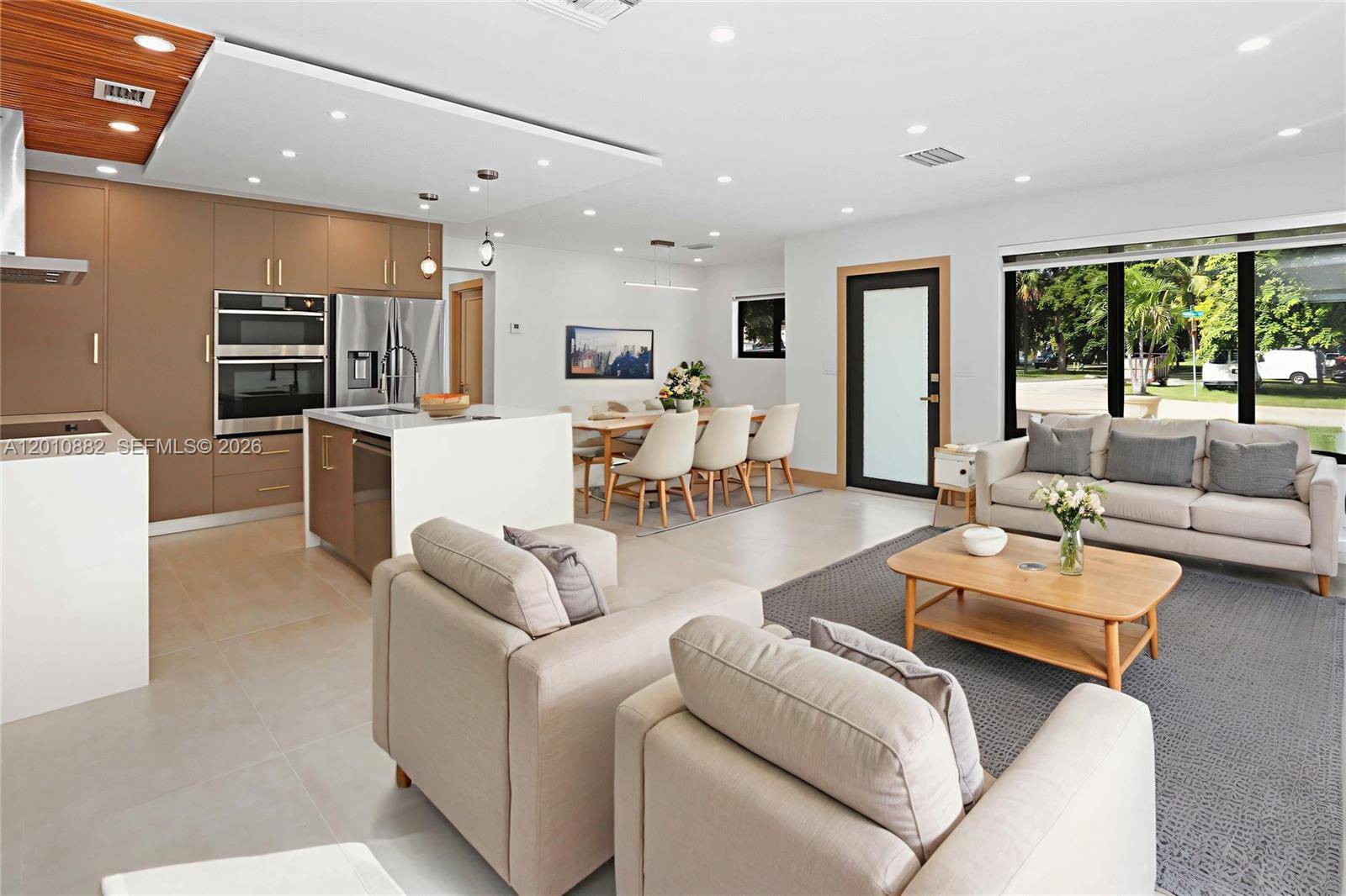 1620 Mckinley StHollywood - picture