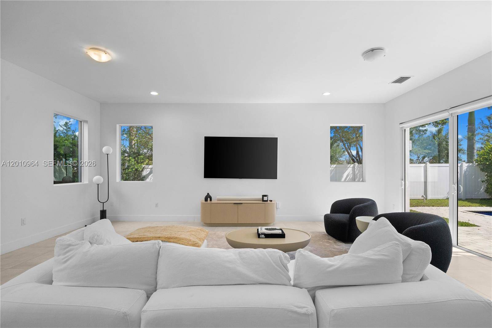 9915 NW 75th StDoral - DORAL COMMONS RESIDENTIAL condo unit 9915 - picture
