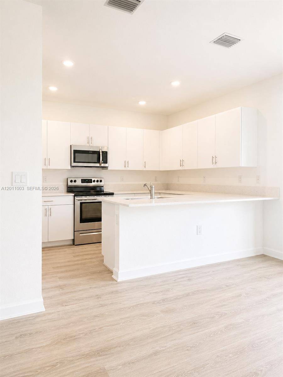 925 NE 211th StMiami - Townhouse/Villa-Annual,Townhouse condo unit 925 - picture