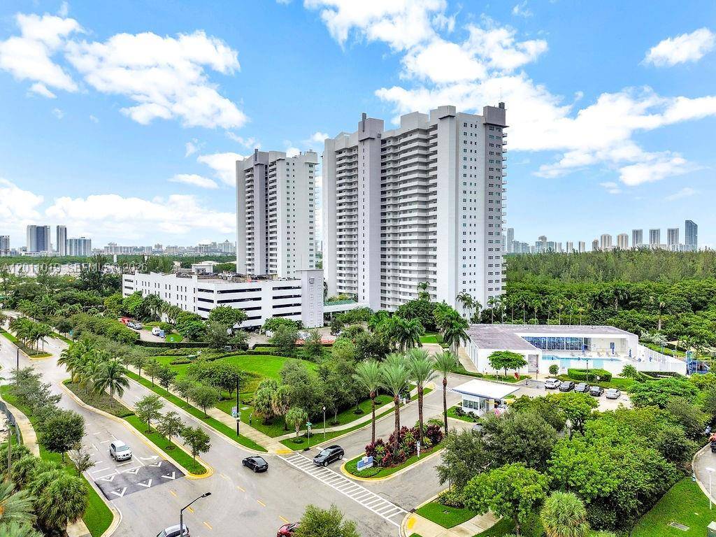 15051 Royal Oaks LnNorth Miami - Condo 5+ Stories,Condo condo unit 1605 - picture