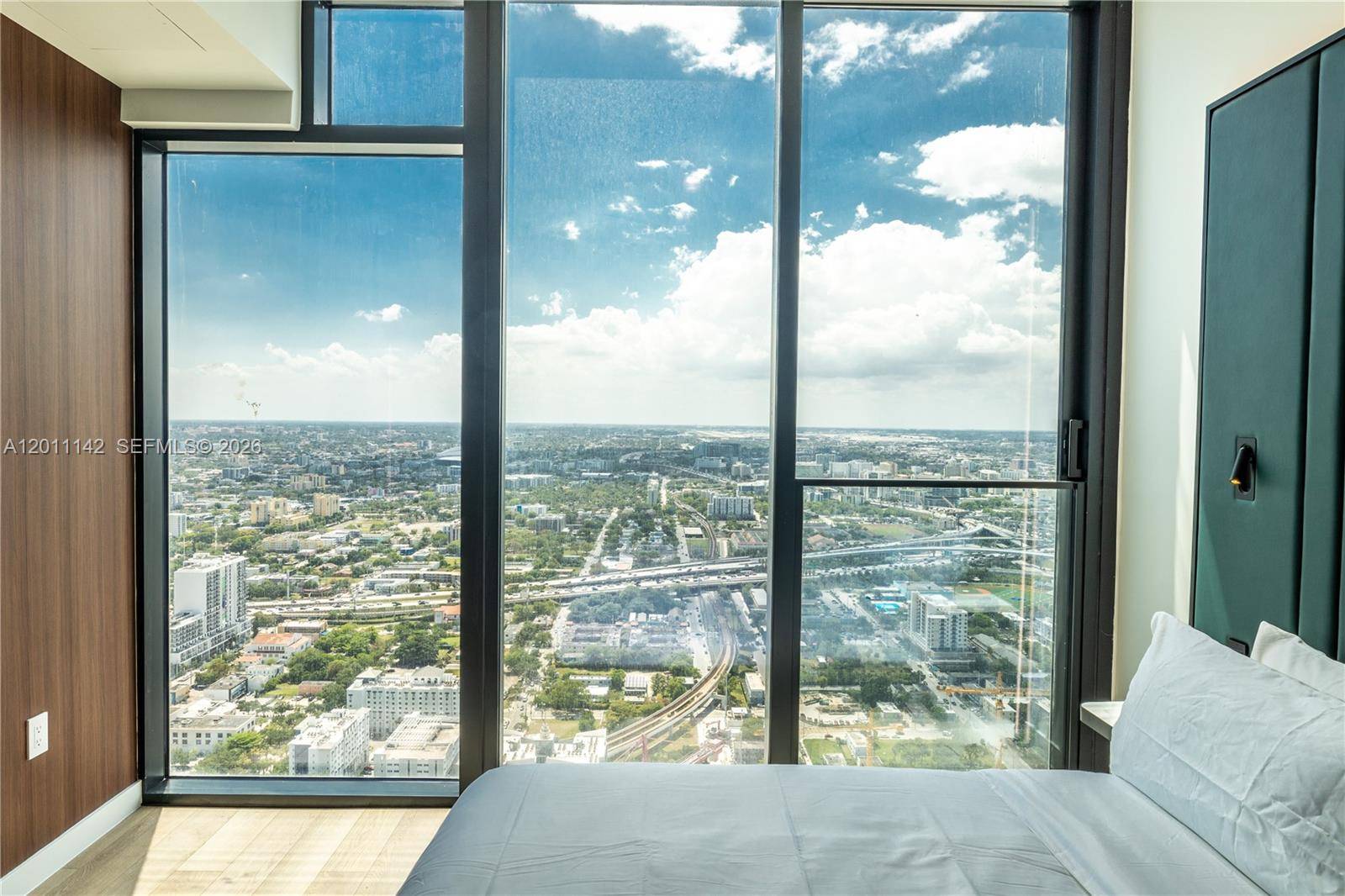 20 NE 11th stMiami - Condo-Hotel,Condo condo unit 5306 - picture