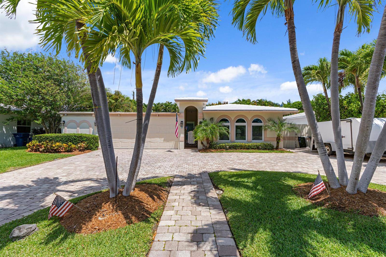 1166 BeachSinger Island - picture