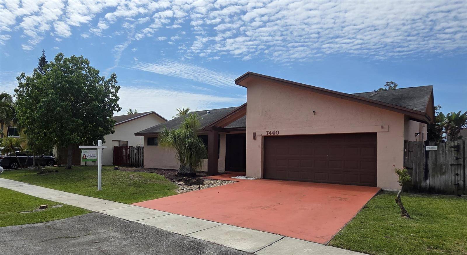 7440 NW 42ndLauderhill - picture