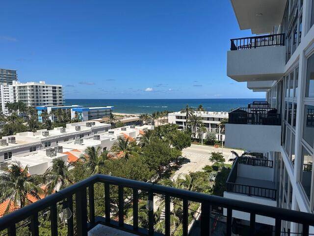531 N OceanPompano Beach - SILVER THATCH ATLANTIC PLA condo unit 903 - picture