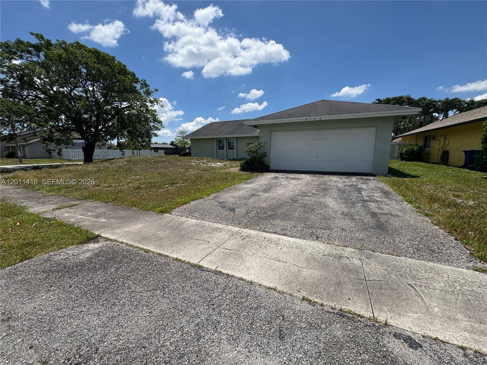 8700 NW 46th CtLauderhill - picture