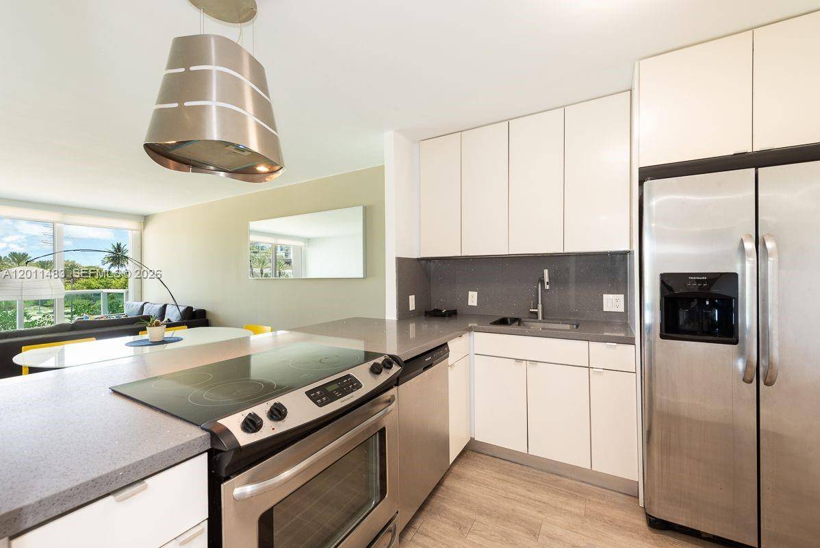 100 Bayview DrSunny Isles Beach - Condo 5+ Stories,Condo condo unit 210 - picture