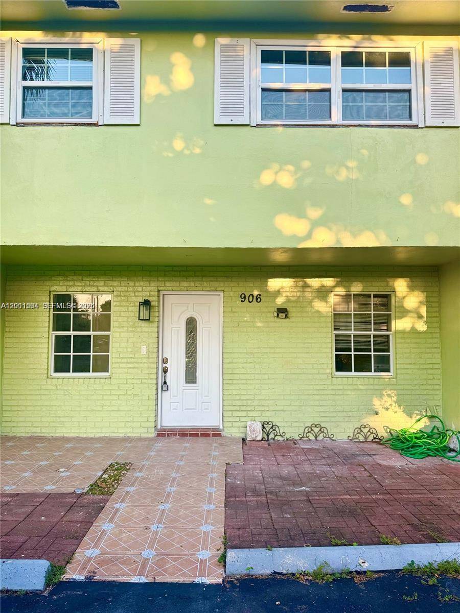 906 SW 74th AveNorth Lauderdale - picture