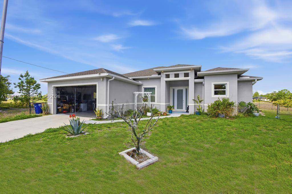 1211 Eclat St ELehigh Acres - picture
