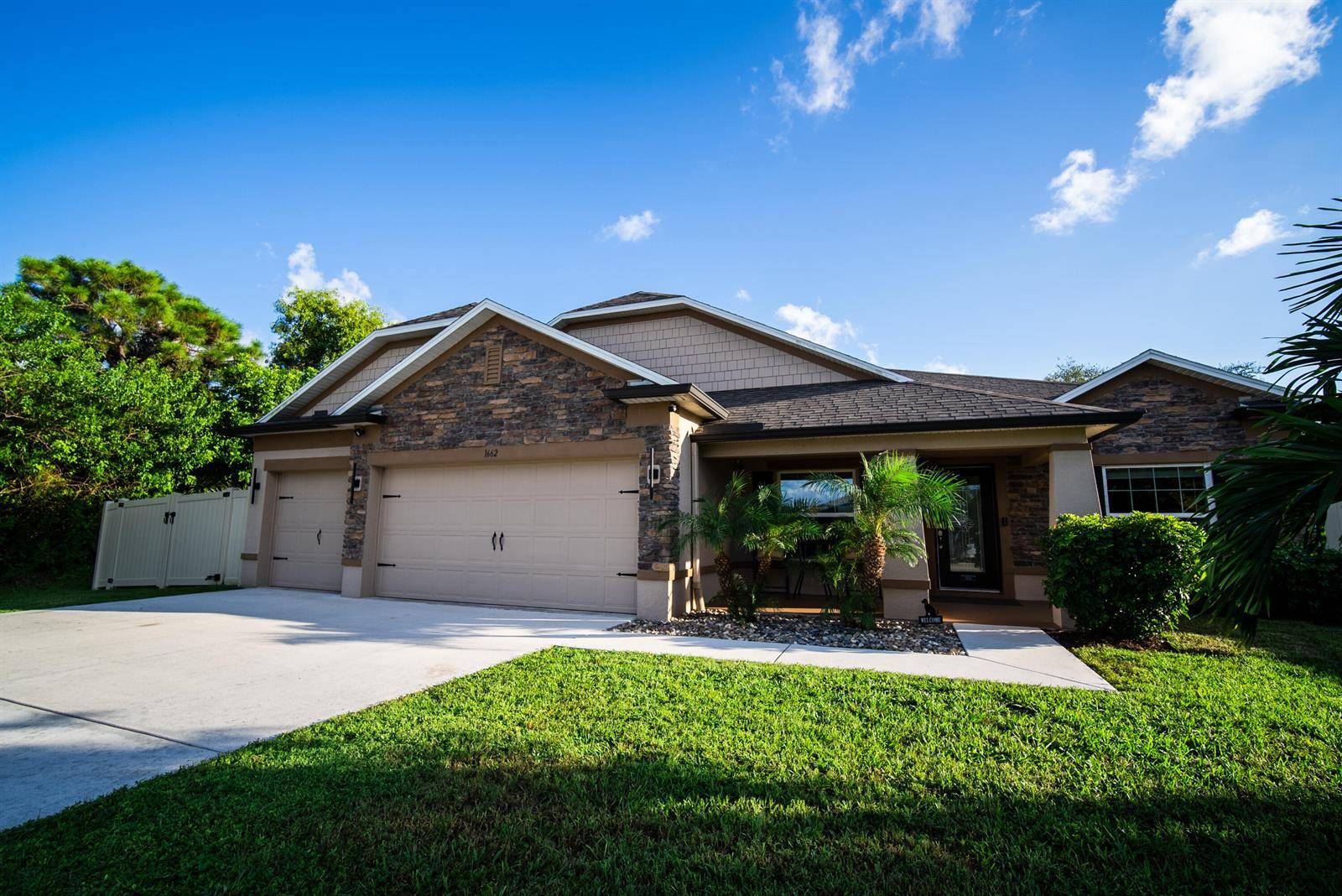 1662 SE North BlackwellPort St. Lucie - picture