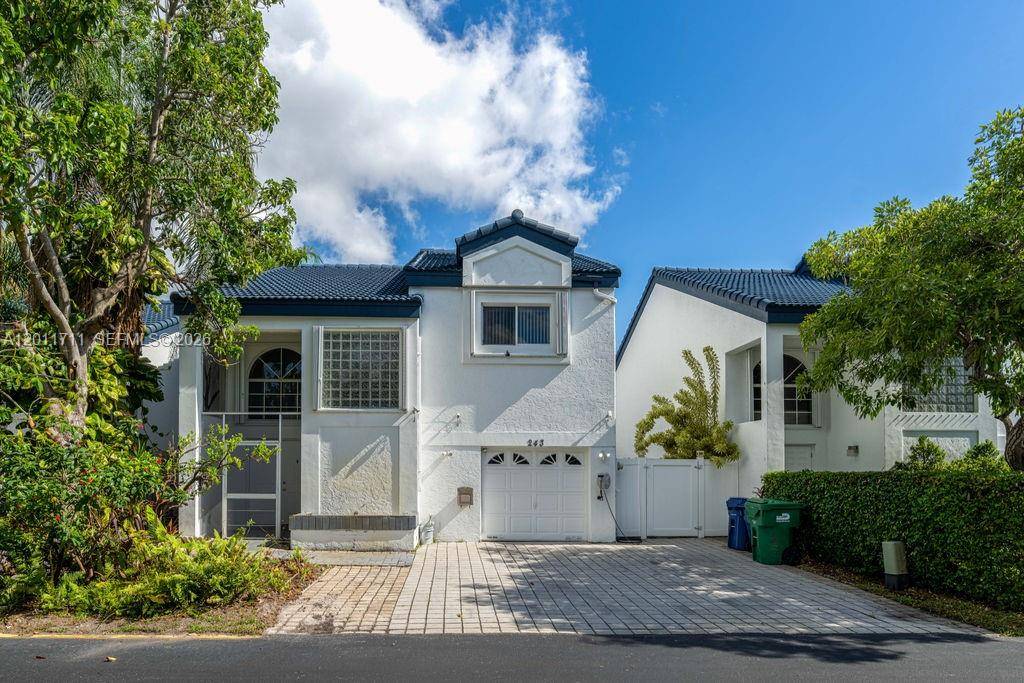 243 NE 212th TerMiami - picture