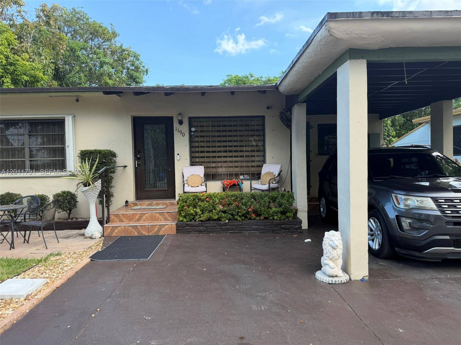1190 NW 50th StMiami - picture