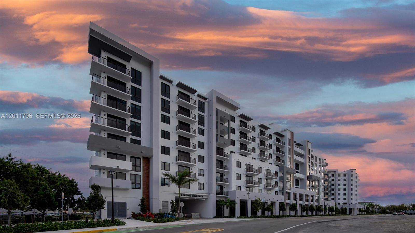 19401 W Dixie HwyMiami - Apartments-Annual,Apartment condo unit 607 - picture