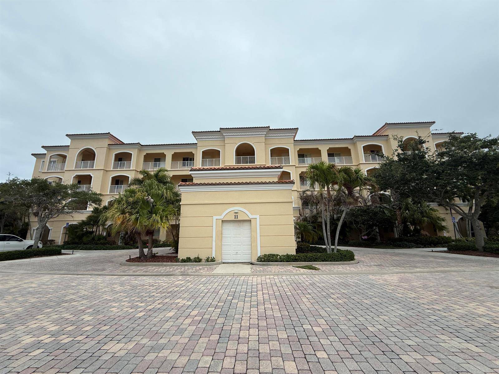 11 W Harbour Isle DrFort Pierce - Condo condo unit 105 - picture