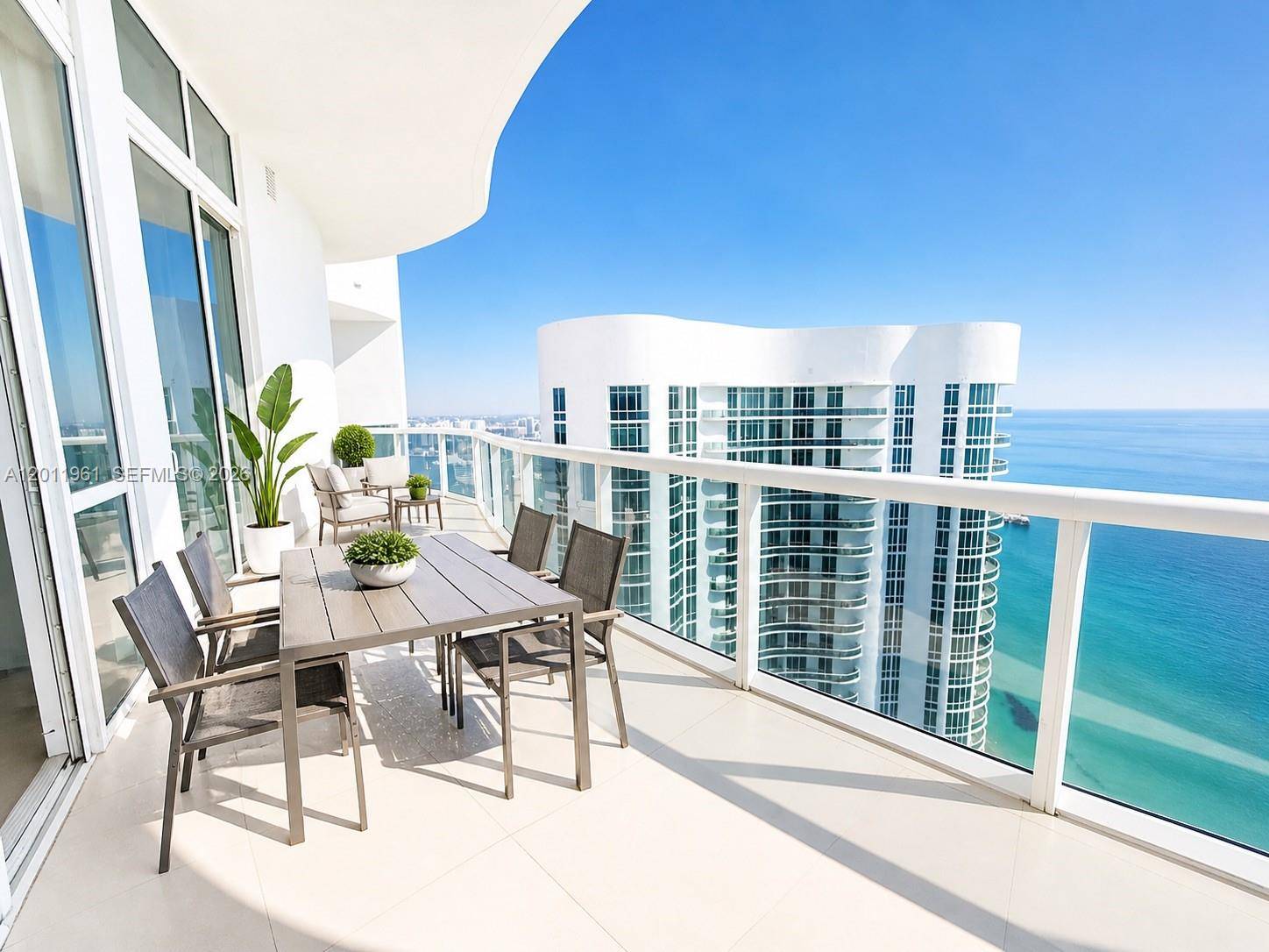 15901 Collins AveSunny Isles Beach - Condo/Co-Op/Seasonal,Condo condo unit 4303 - picture