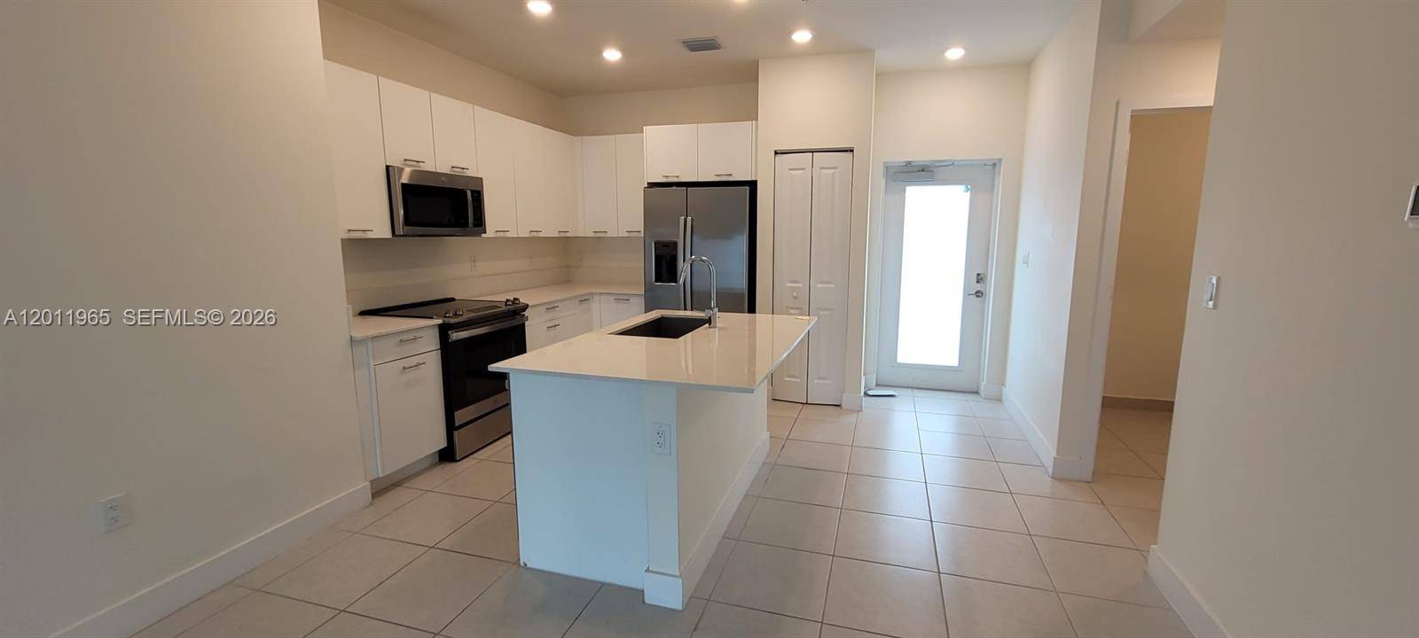 8001 NW 41st StDoral - Condo/Co-Op/Annual,Condo condo unit F-405 - picture