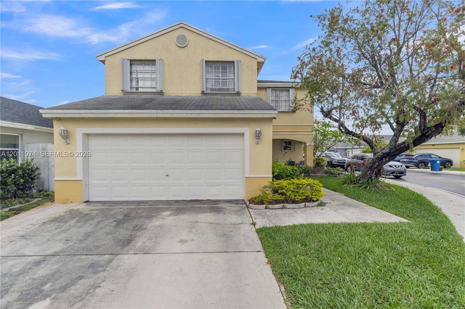 375 W Riverbend DrSunrise - picture