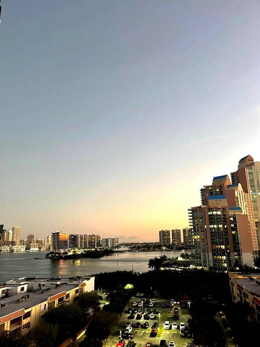 3400 NE 192Aventura - MYSTIC POINTE TOWER 600 CO,Mystic Pointe Tower condo unit 1102 - picture