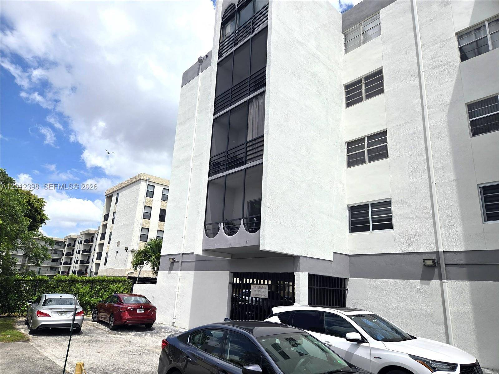 4670 W 13th LnHialeah - Condo 5+ Stories,Condo condo unit 507 - picture