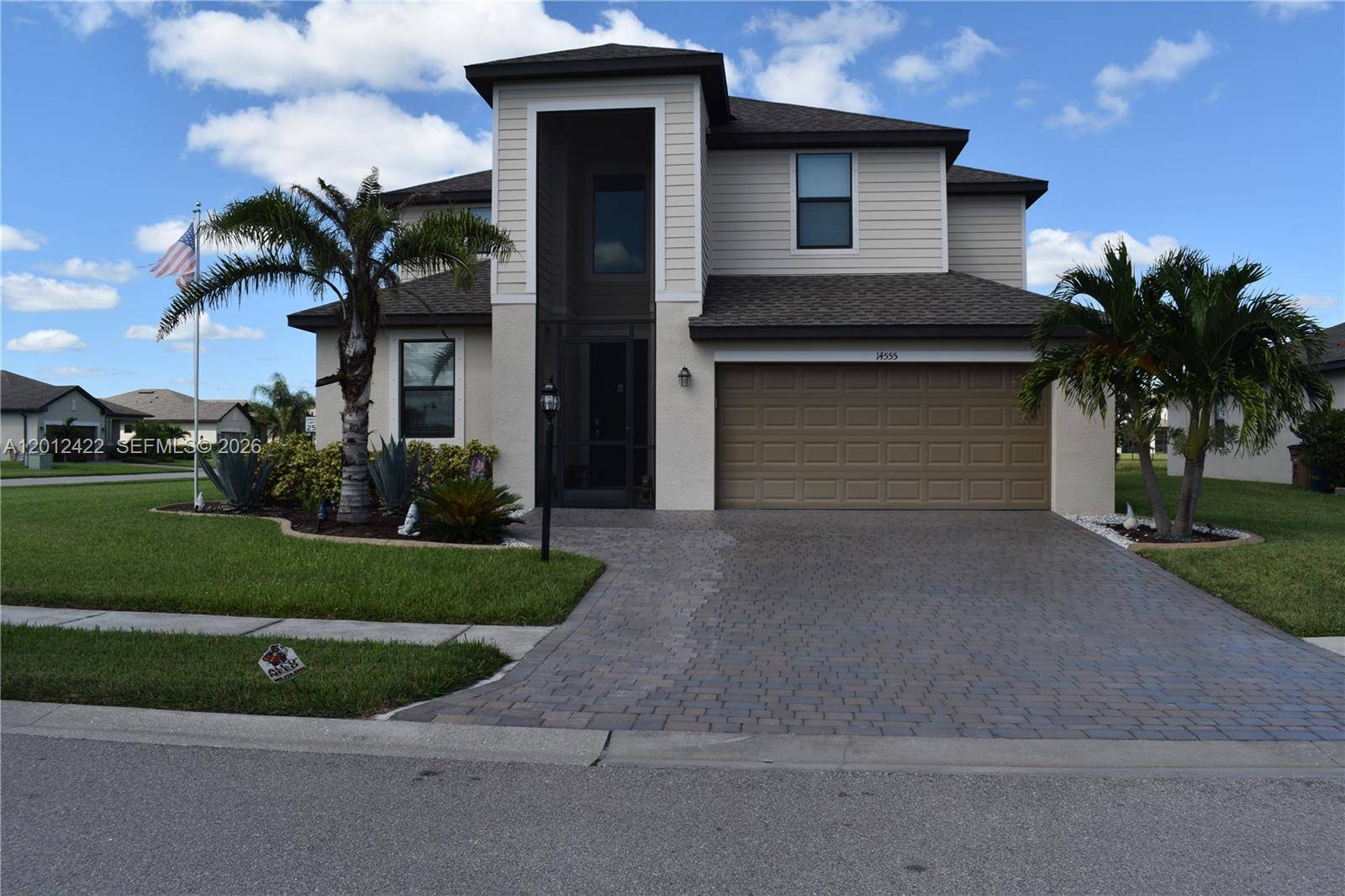 14555 MONROVIA LNFort Myers - picture