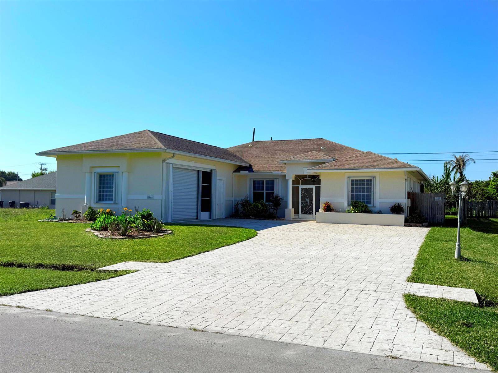 1006 SW MajorcaPort St. Lucie - picture