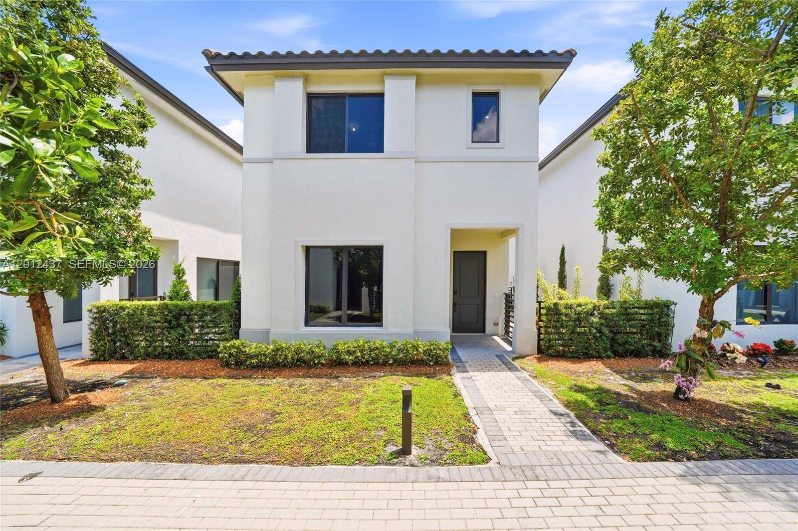 4356 NW 80th AveDoral - picture