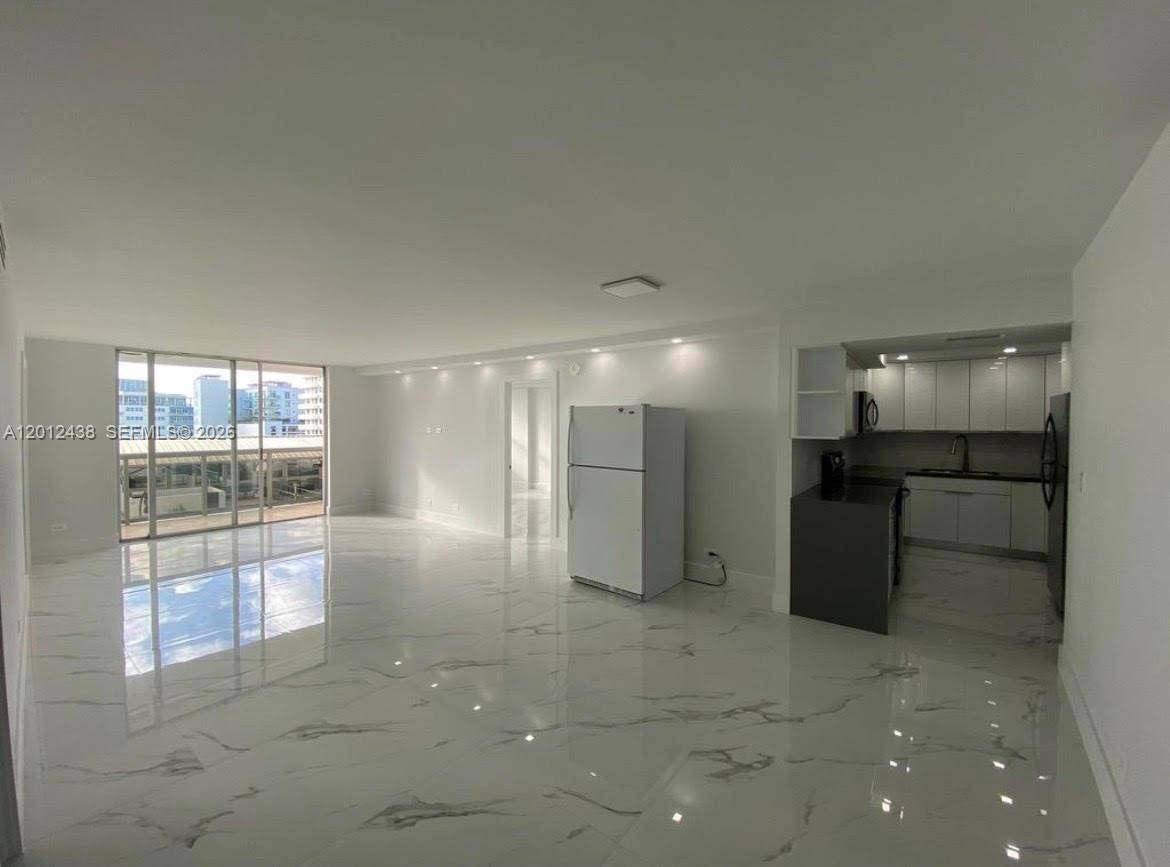 6039 Collins AveMiami Beach - Condo/Co-Op/Off Season,Condo condo unit 1033 - picture