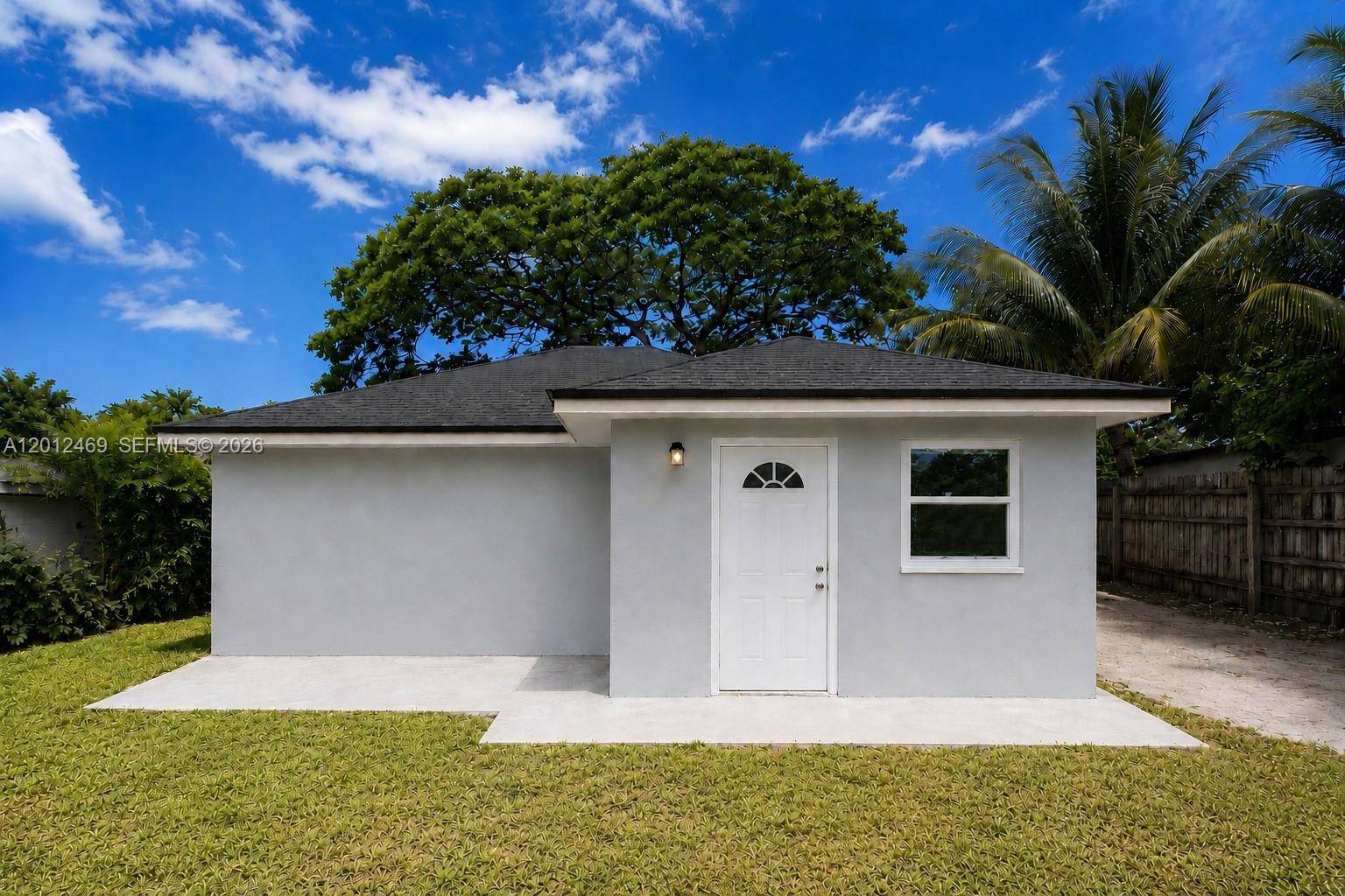 1861 NW 112th StMiami - picture