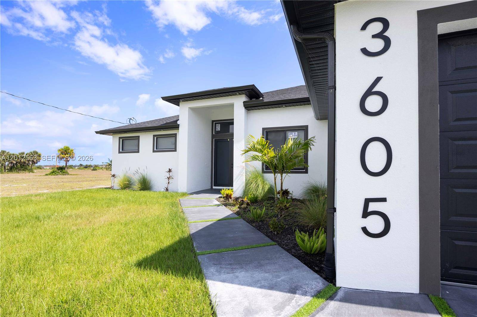 3605 NW 38th LnCape Coral - picture