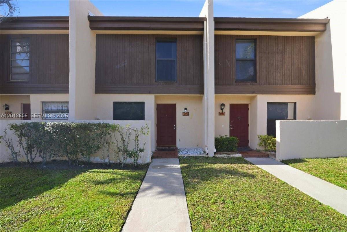 1270 NW 99th AvePembroke Pines - Townhouse,Condo condo unit 60 - picture