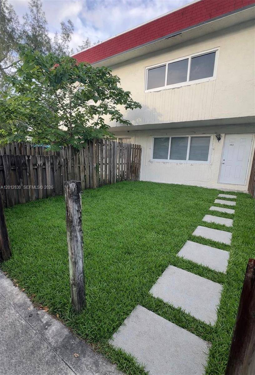 1560 NE 151st StMiami - Townhouse condo unit 102 - picture