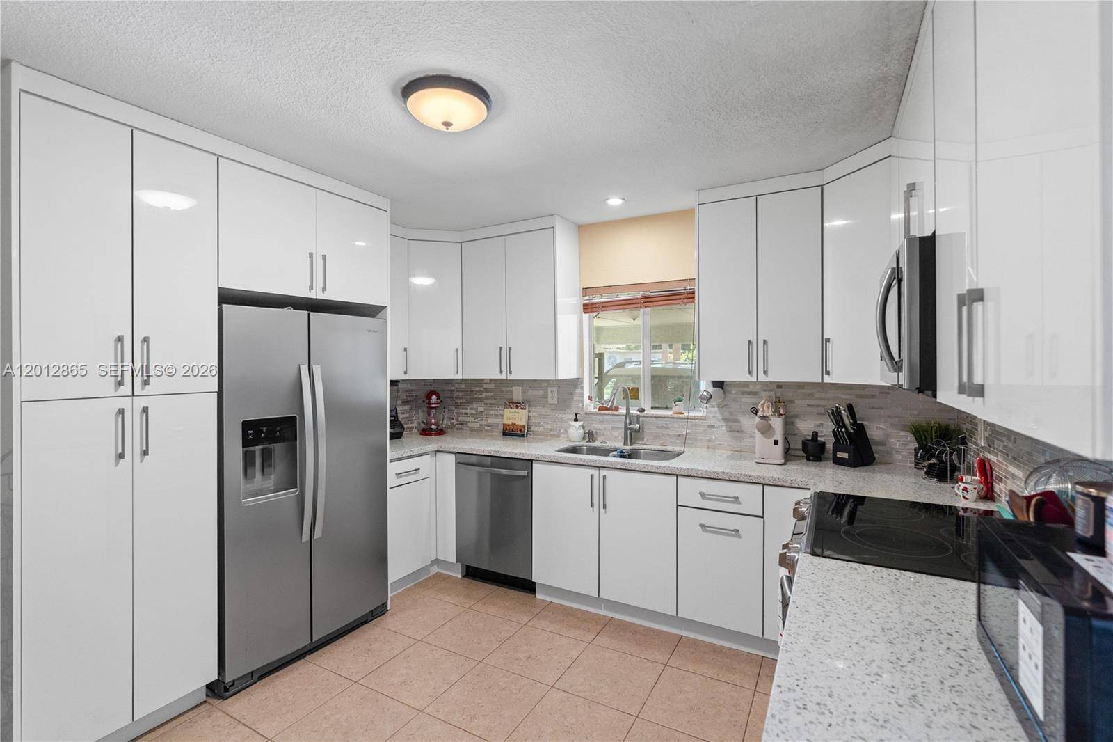 5300 NW 30th PlMiami - picture