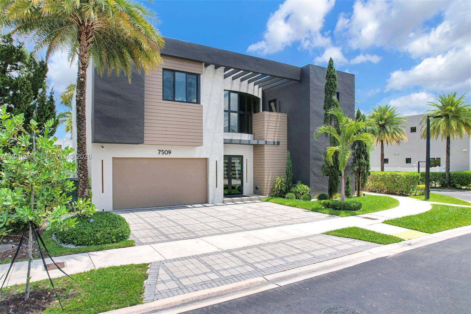 7509 NW 99th AveDoral - picture