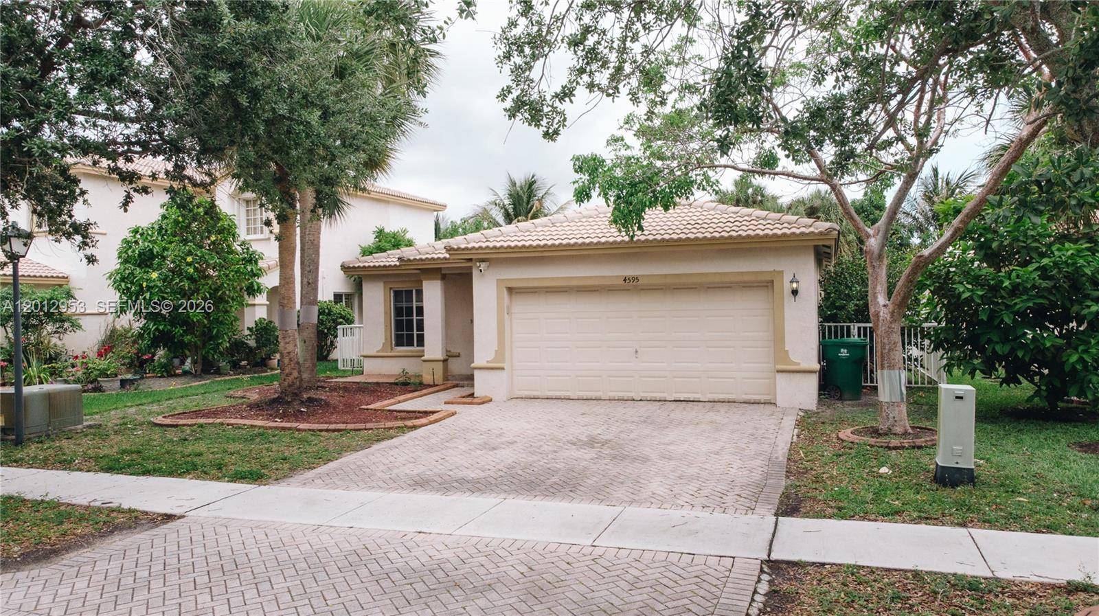 4595 SW 125th LnMiramar - picture