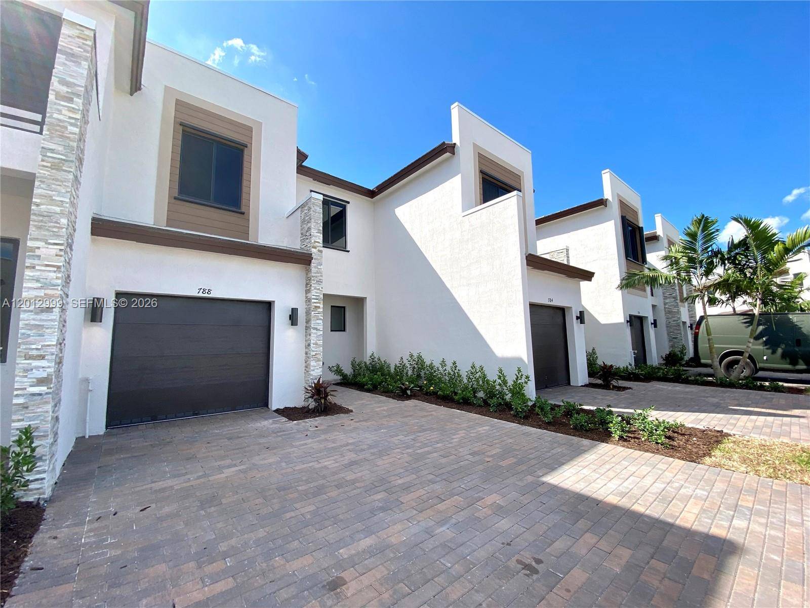 788 NE 208 LaneMiami Gardens - picture