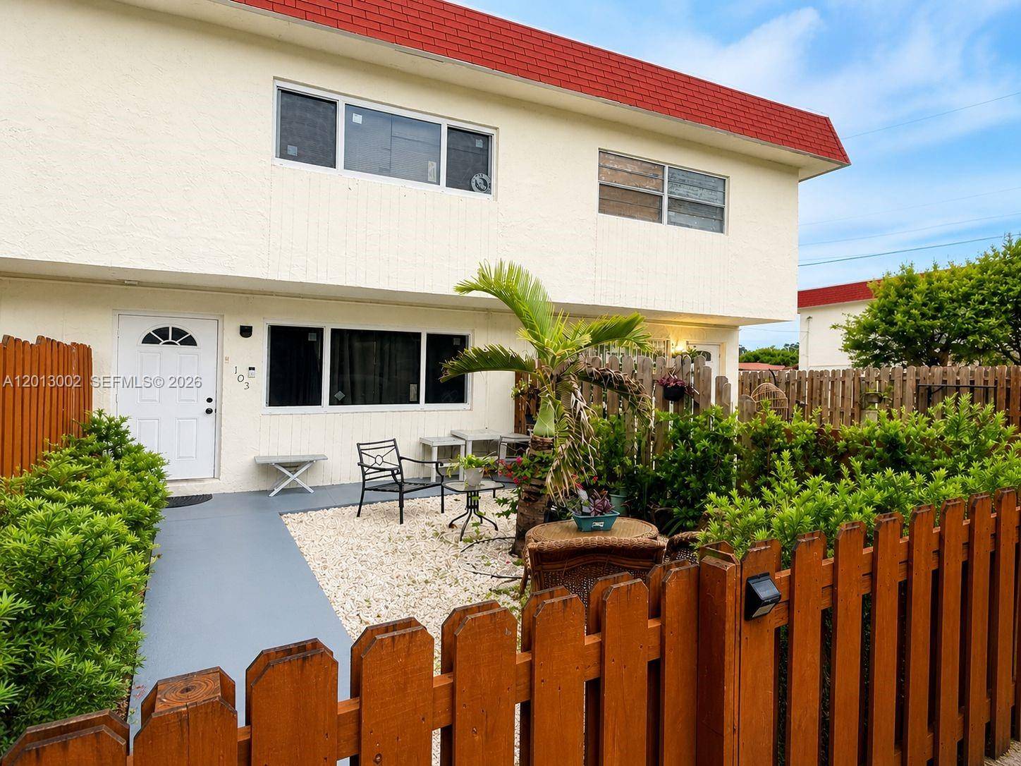 1520 NE 151st StMiami - Townhouse condo unit 103 - picture