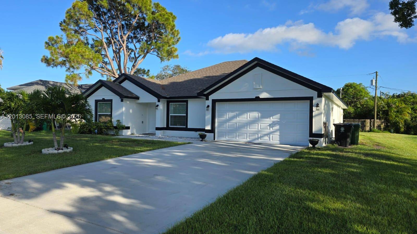 2650 SE Caladium AvePort St. Lucie - picture