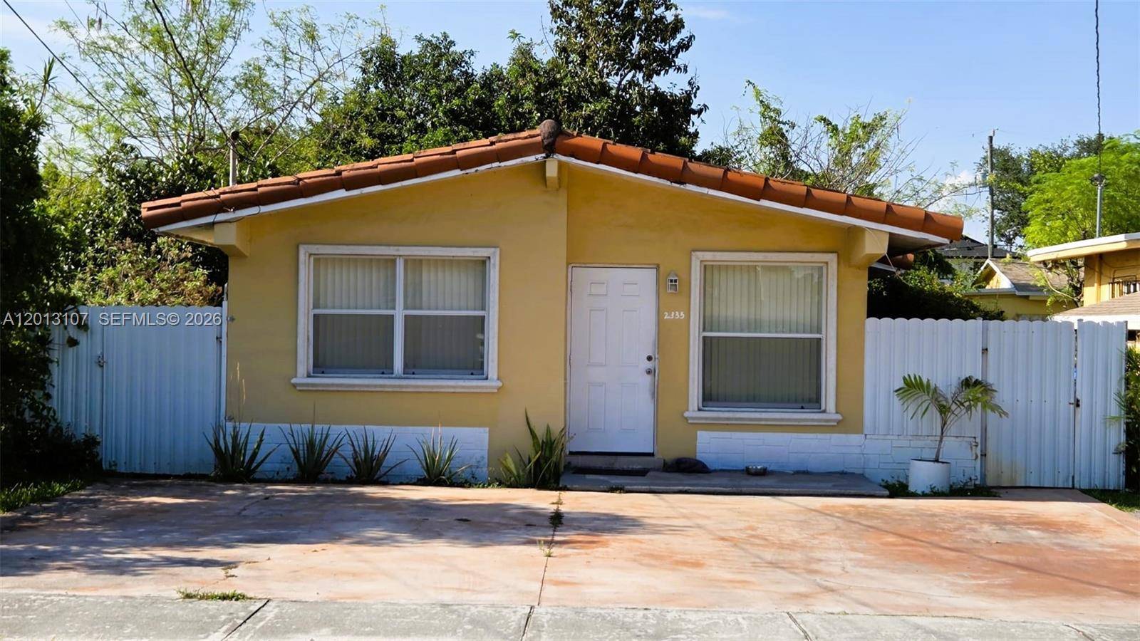 2335 NW 55th StMiami - picture