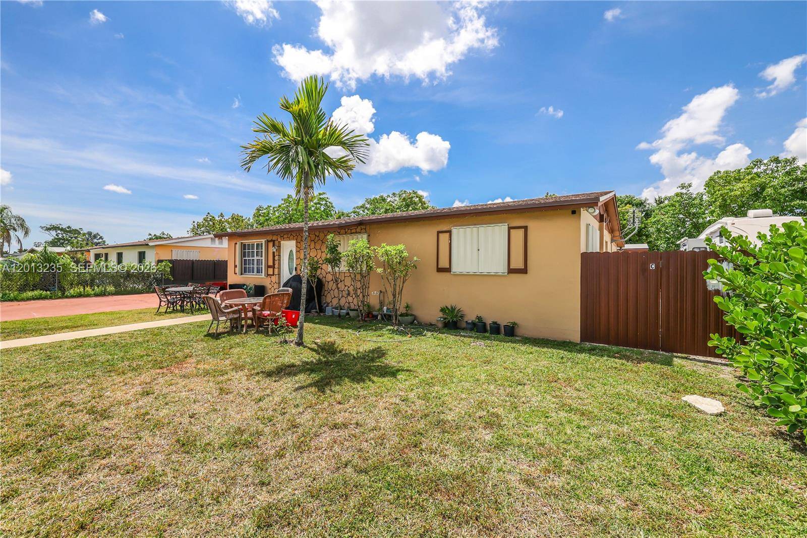 11600 SW 181st TerMiami - picture