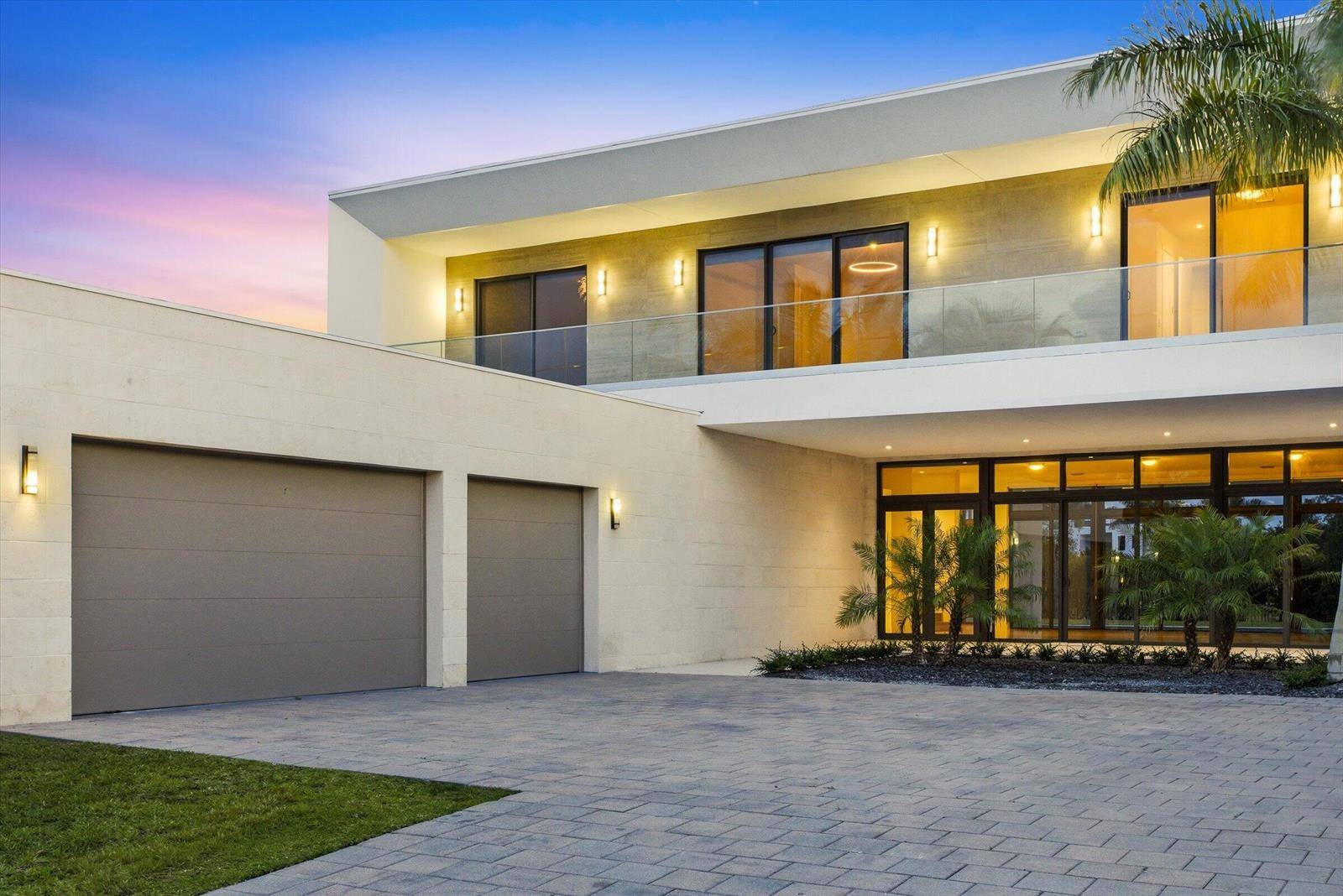 16570 SunsetWeston - picture