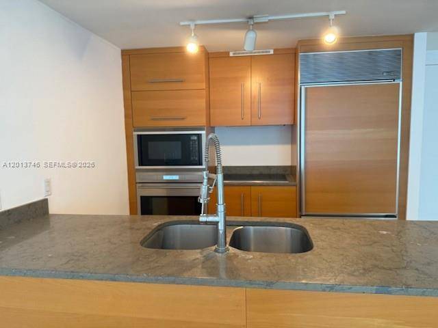 475 Brickell AveMiami - ICONBRICKELL CONDO NO 1 condo unit 2411 - picture