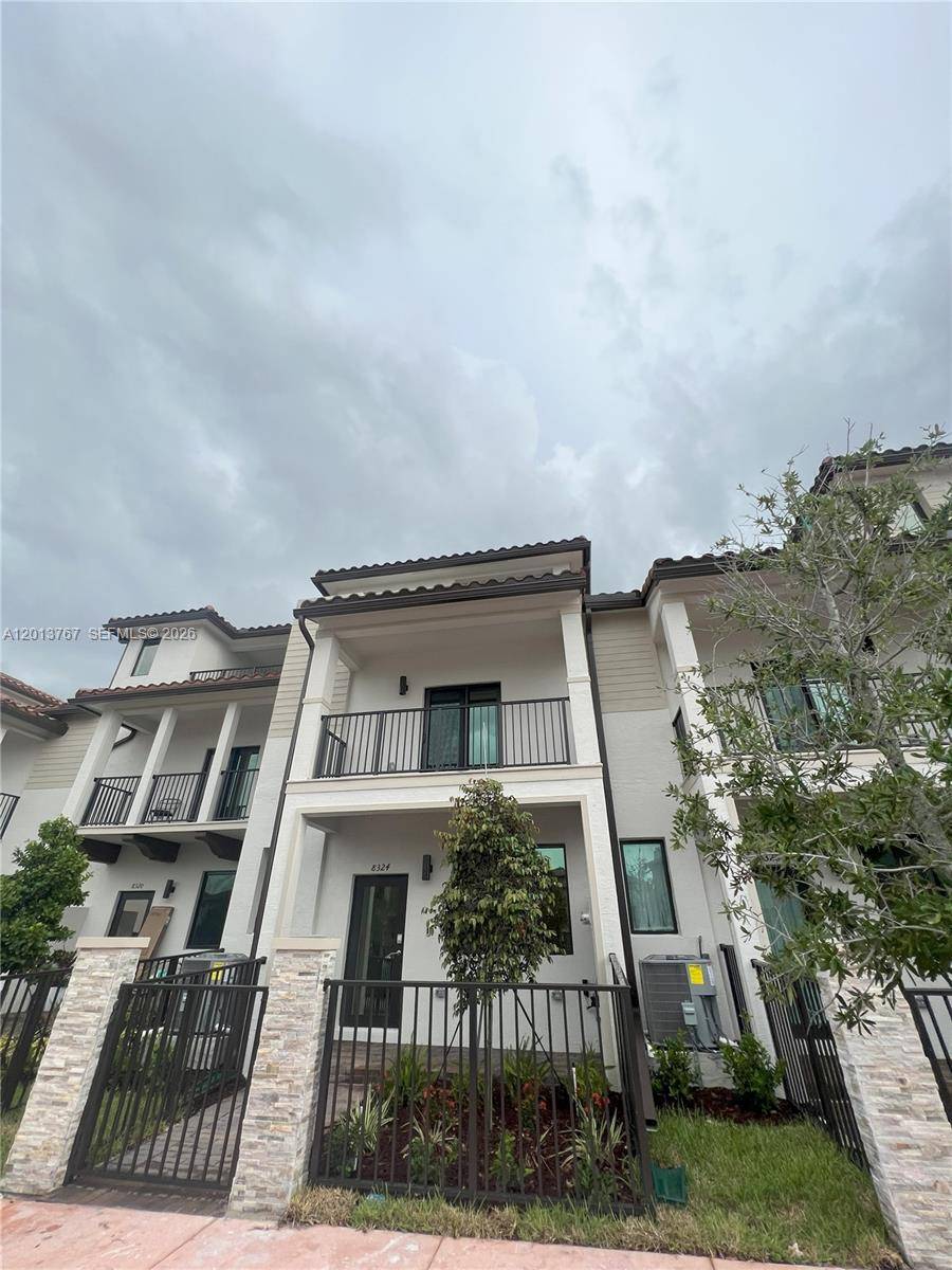 8324 NW 43rd StDoral - picture