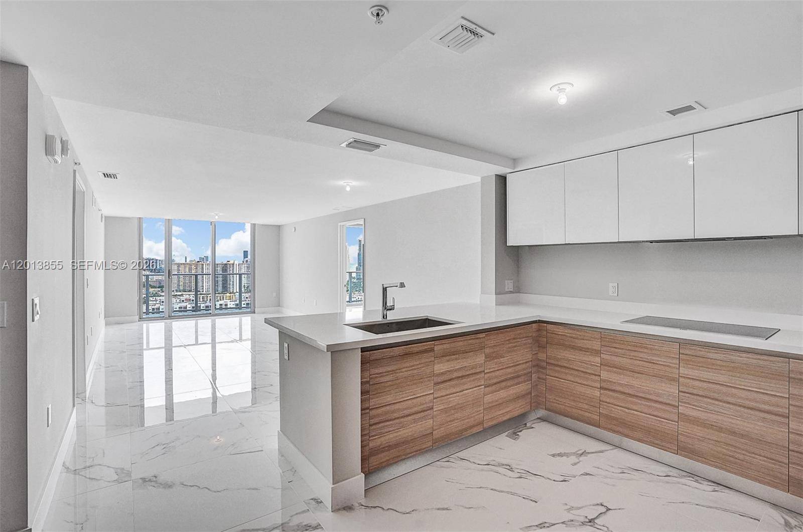 330 Sunny Isles BlvdSunny Isles Beach - PARQUE TOWERS CONDO,PARQUE TOWERS condo unit 5-2205 - picture
